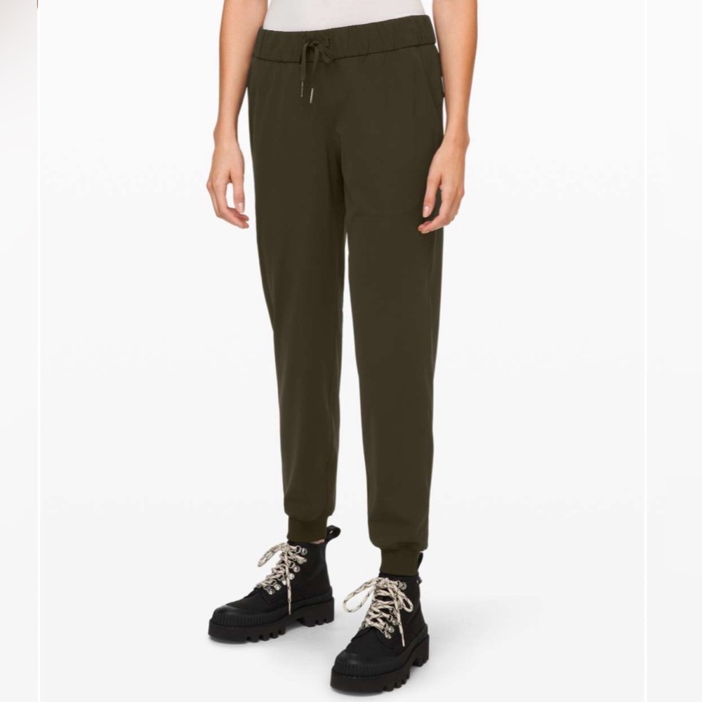 Lululemon On The Fly Joggers * Luxtreme 28” Women Size 6 Olive Green
